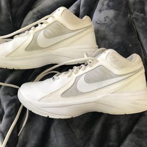 NIKE BASKETBALL SHOES!